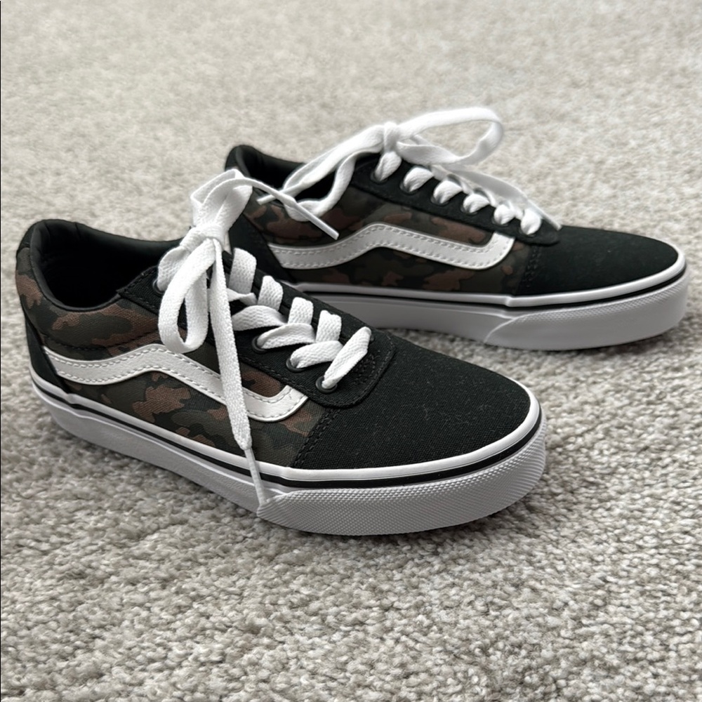 New Vans Black and Camouflage Sneakers-size: 1